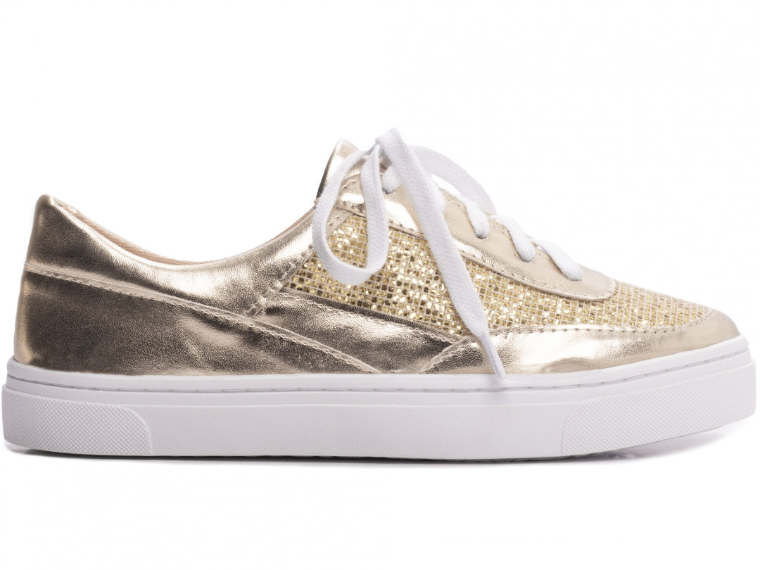 Tênis Dourado com Glitter: Elegância e Brilho