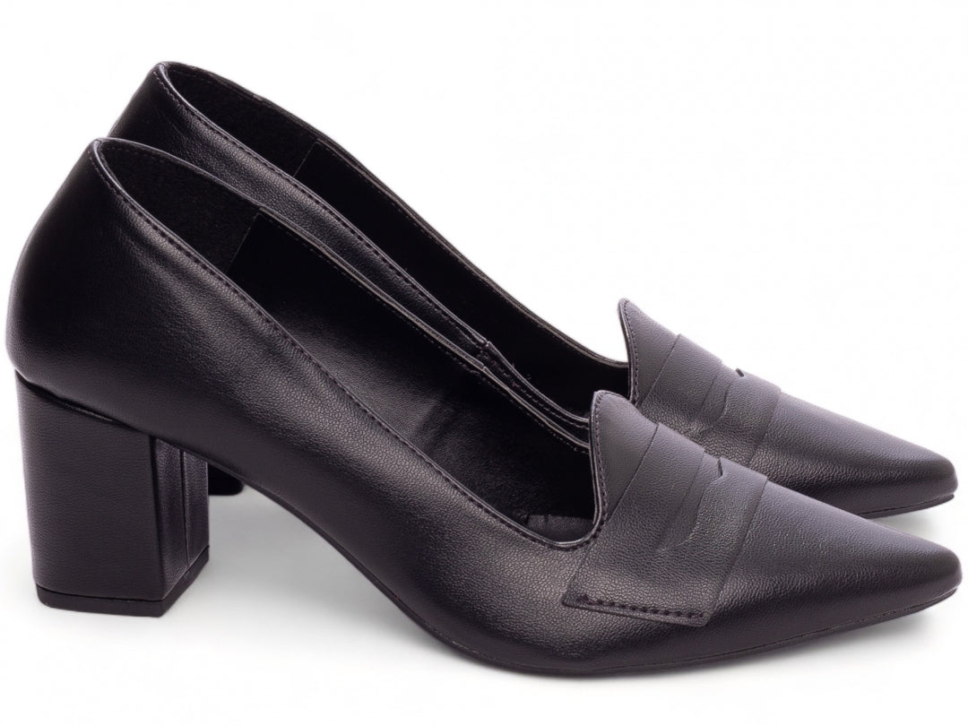 Sapato Scarpin Estilo Mocassim - Elegância e Conforto em um Design Clássico