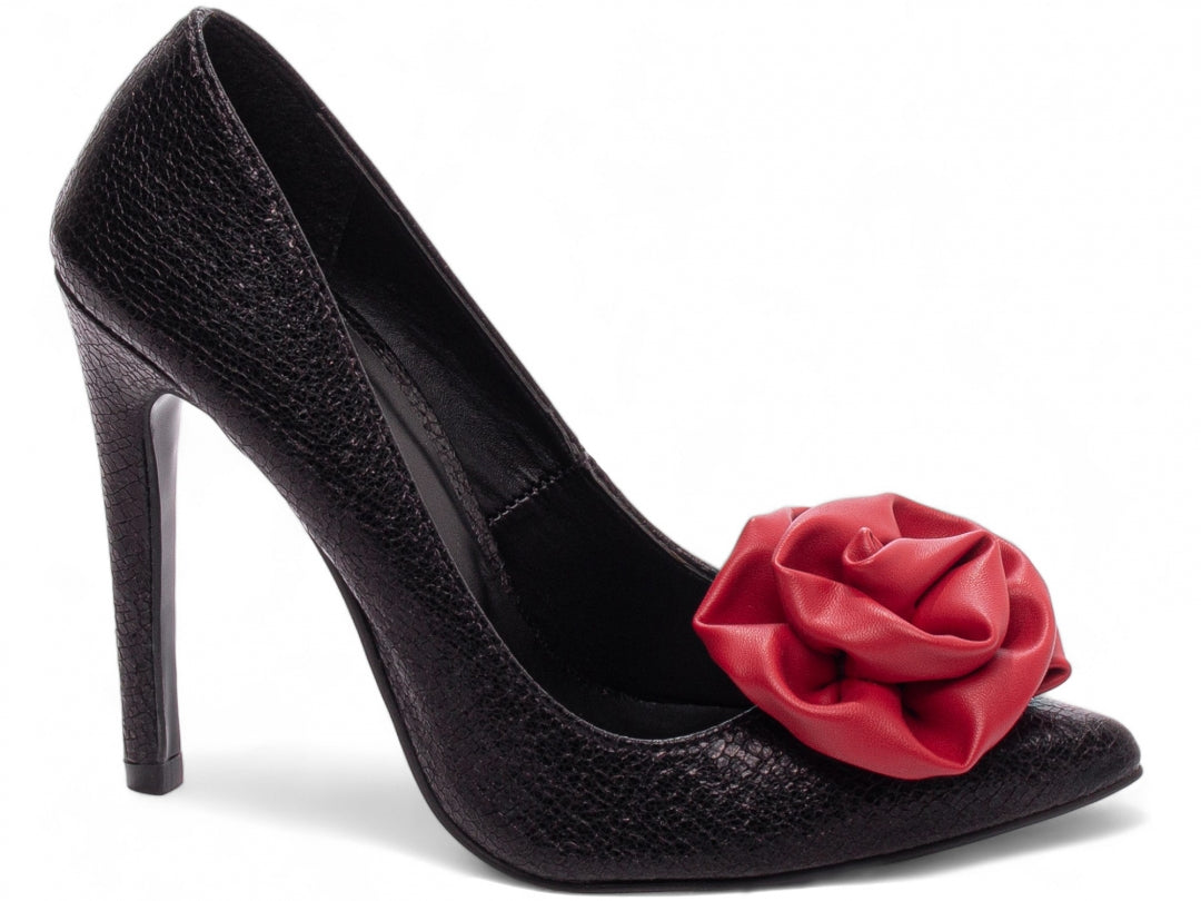 Sapato Scarpin Clássico com Detalhe de Flor - Elegância e Charme em Destaque